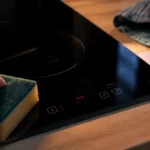 Comment déverrouiller une plaque de cuisson : symbole clé rouge sur écran tactile
