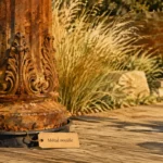 Décoration jardin métal rouillé : pilier patiné en métal rouillé